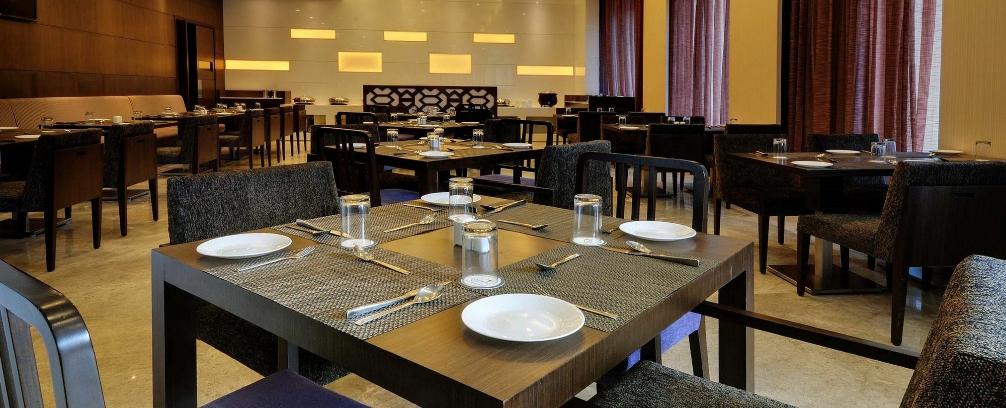 Hotel Platinum Rajkot Exterior foto
