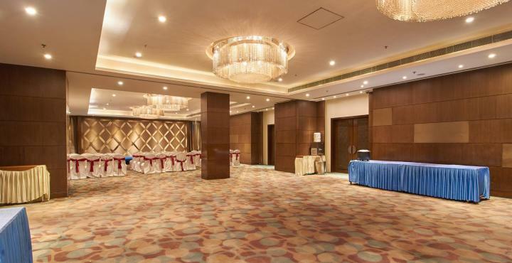 Hotel Platinum Rajkot Exterior foto